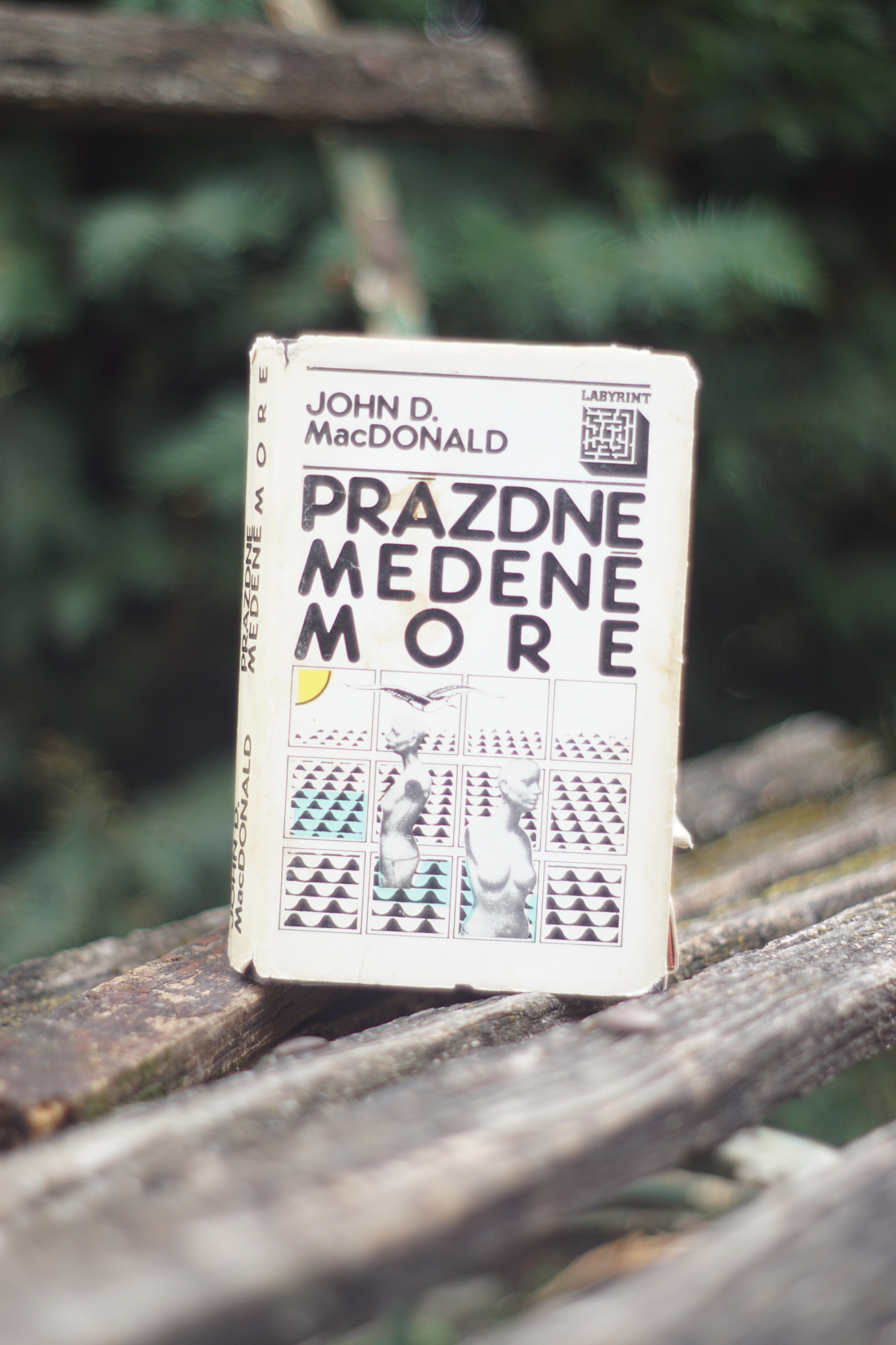 Prázdne medené more John Dann MacDonald