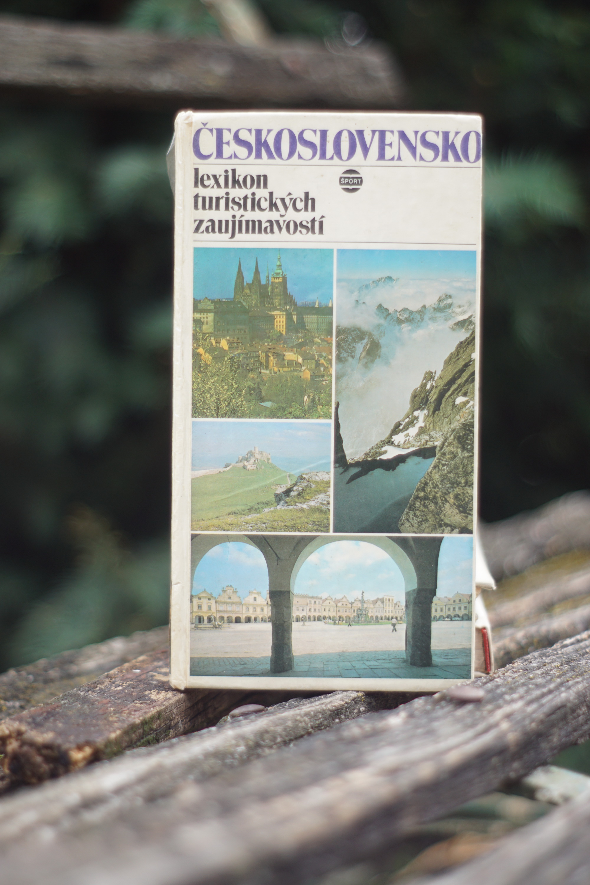 Československo - lexikon turistických zaujímavostí Vladimír Adamec