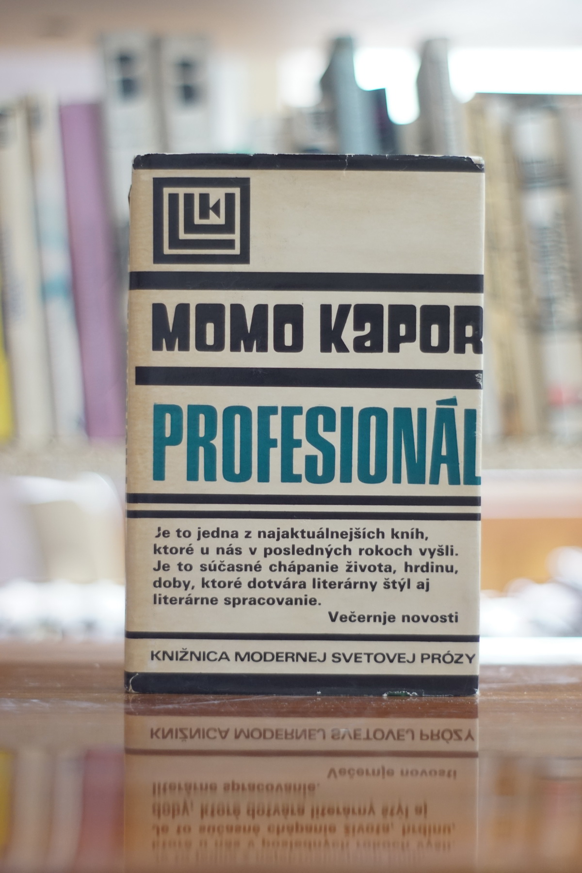 Profesionál Momo Kapor