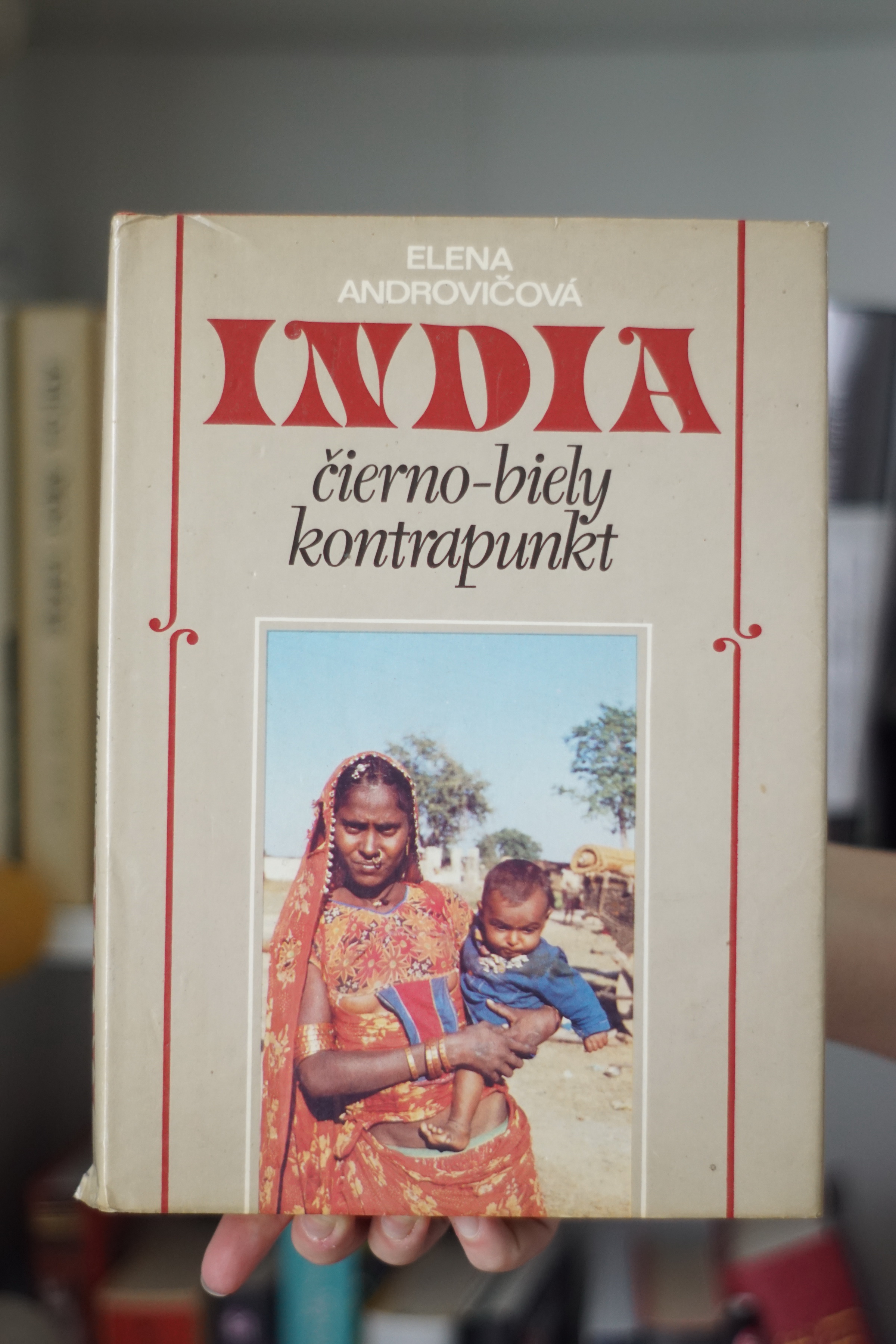 India čierno-biely kontrapunkt Elena Androvičová